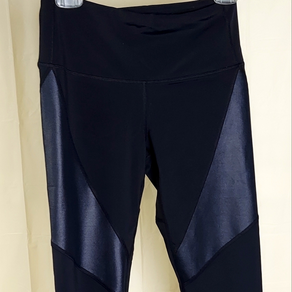 NWT Women Yoga Leggings Size Small Black Moisture Wicking 90 Degrees by Reflex
